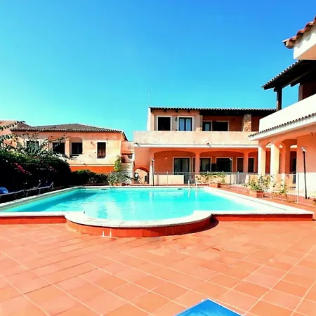 Rosy Two-bedroom With Pool
