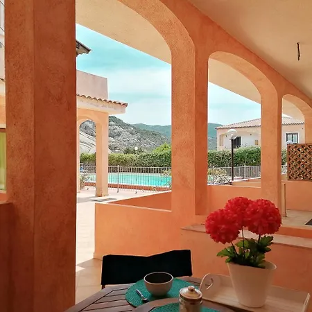 Dom wakacyjny Rosy Two-bedroom With Pool Porto Cervo