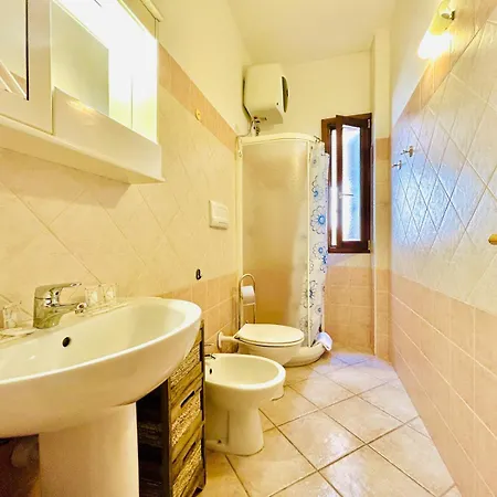Rosy Two-bedroom With Pool Semesterbostad Porto Cervo